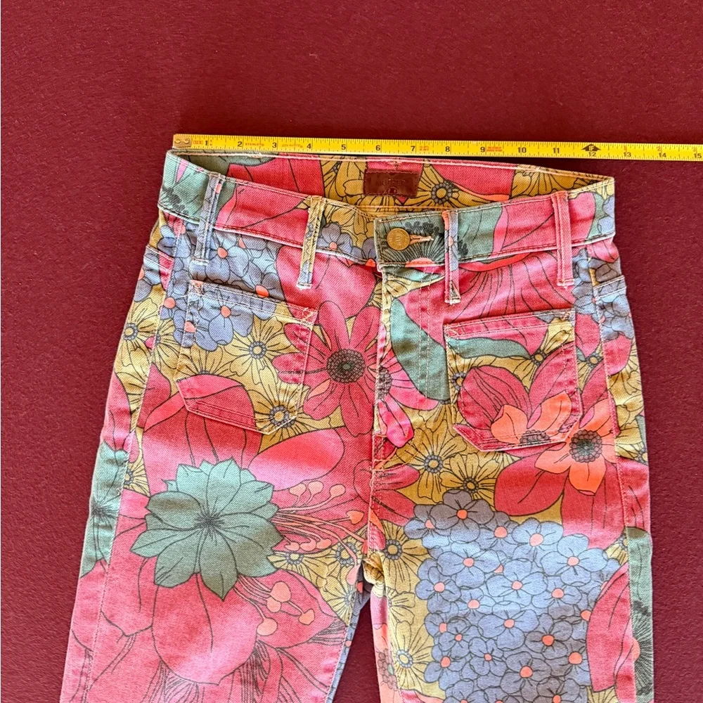 MOTHER DENIM Multicolor Patch Pocket Insider Flood Jeans in Psychic Floral - Picture 5 of 9